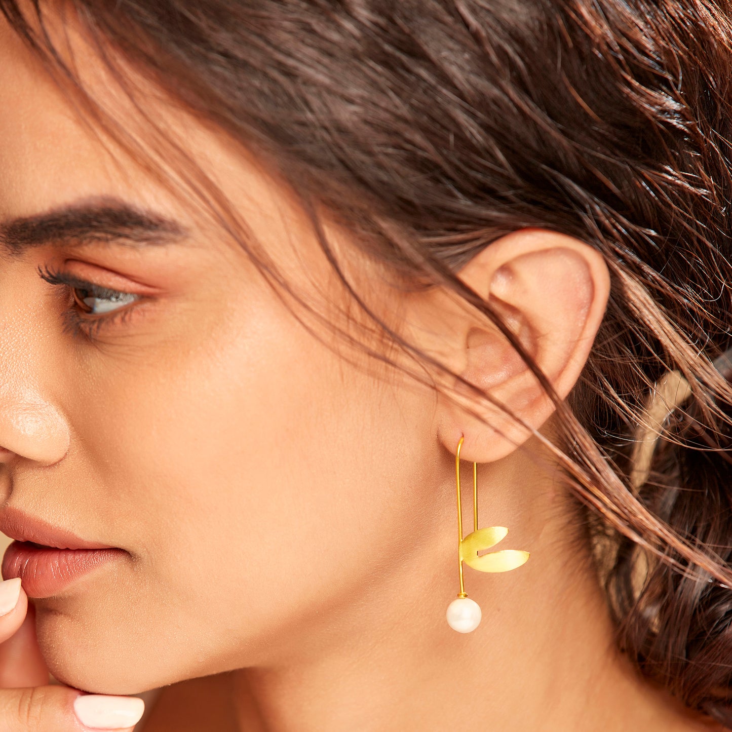 The Pearl Flutter Earrings