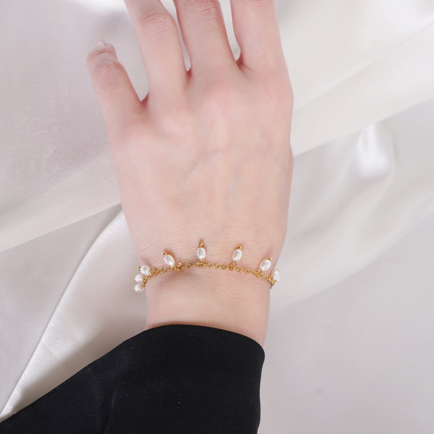 Opulent Pearl Chain Bracelet