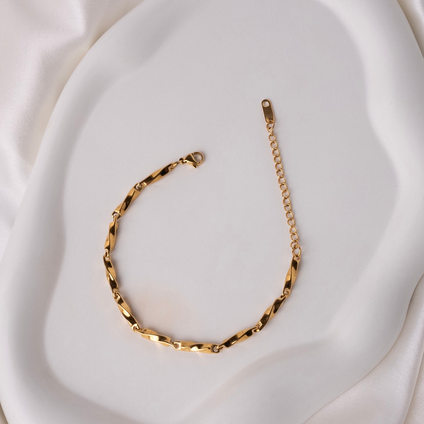 Twisted Gold Link Bracelet