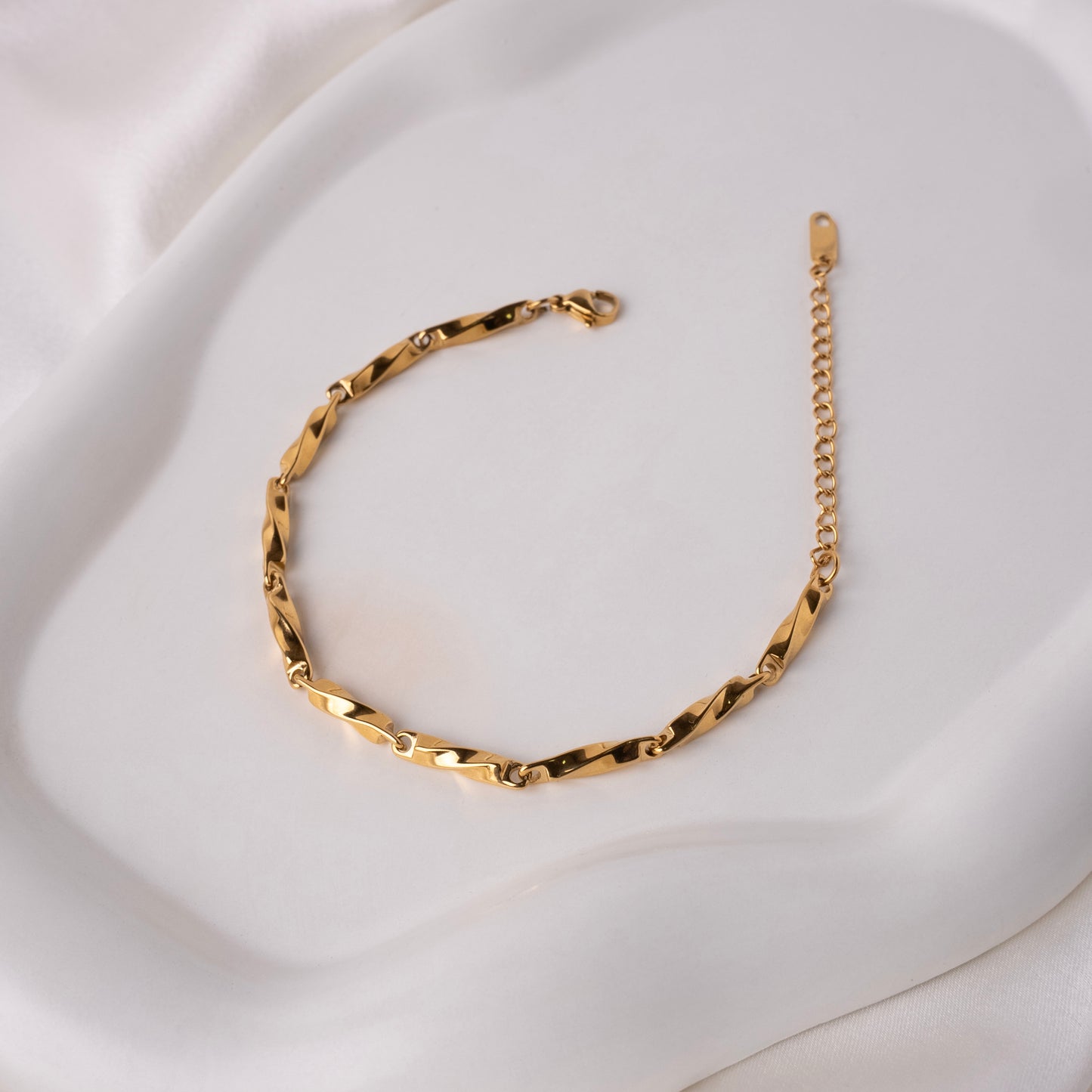 Twisted Gold Link Bracelet