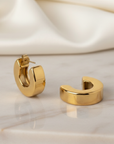 Chic Gold Essence Earrings