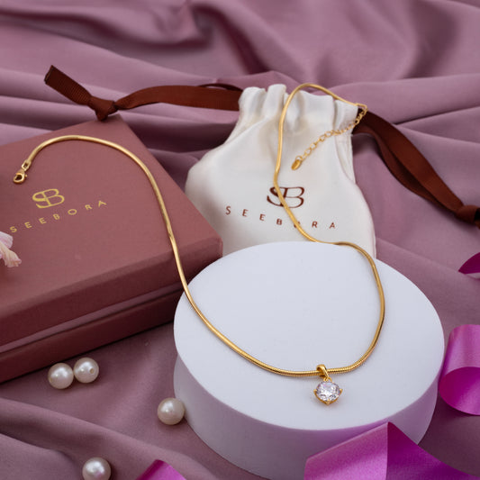 The Aphrodite Pendant Necklace