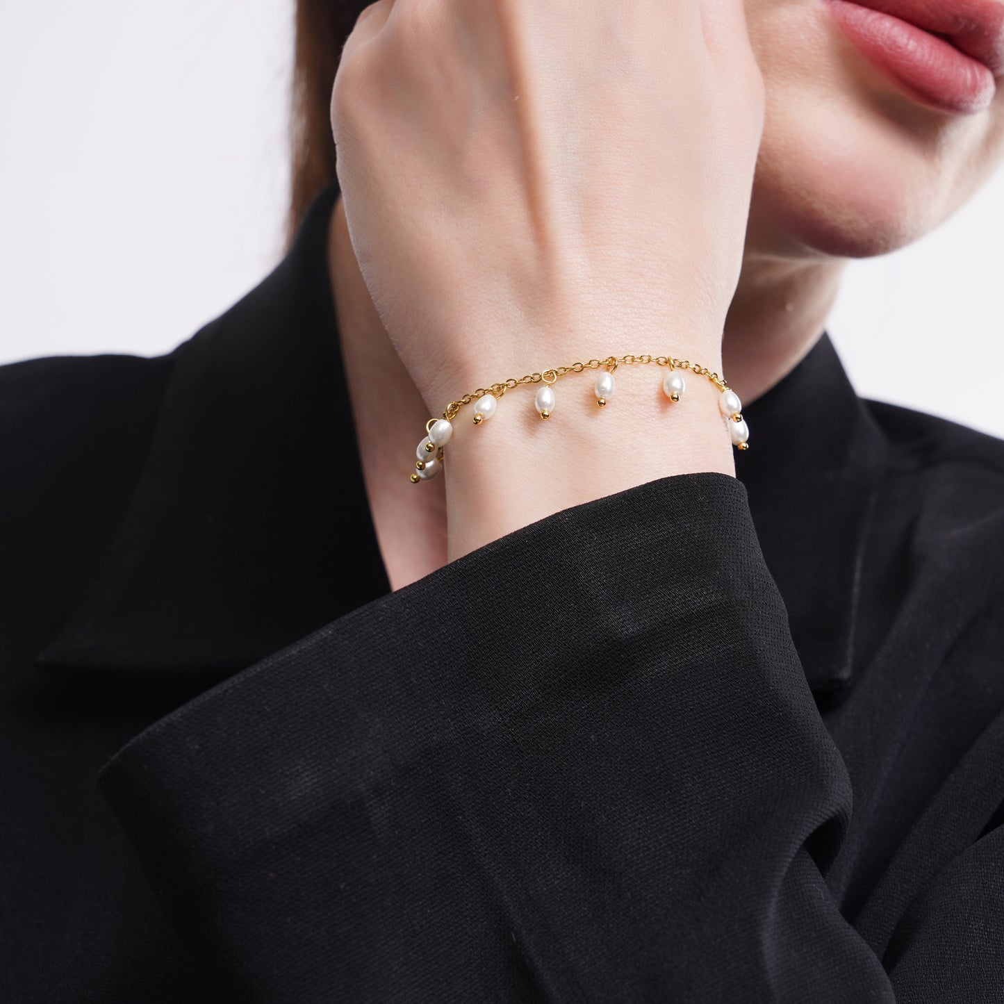 Opulent Pearl Chain Bracelet
