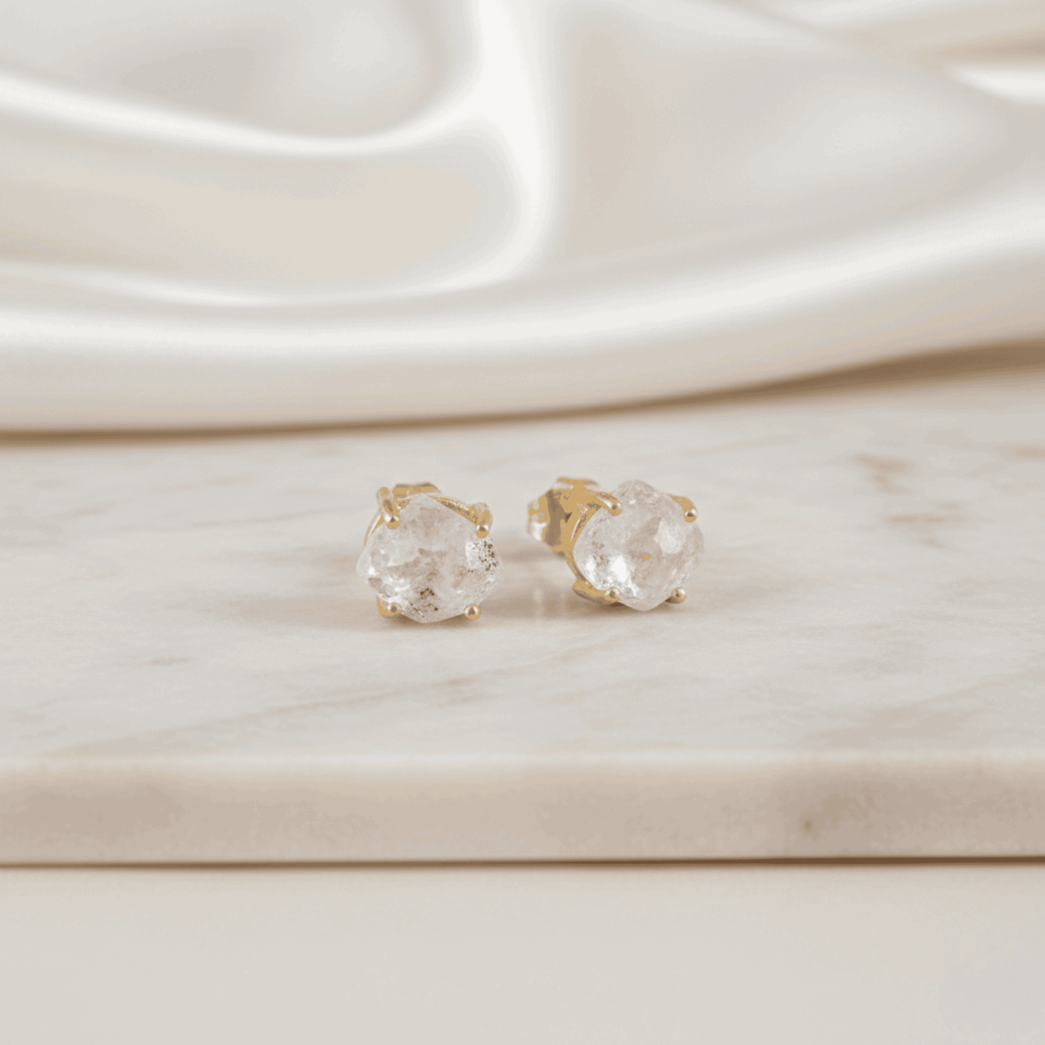 Cala White Pendant Set Seebora