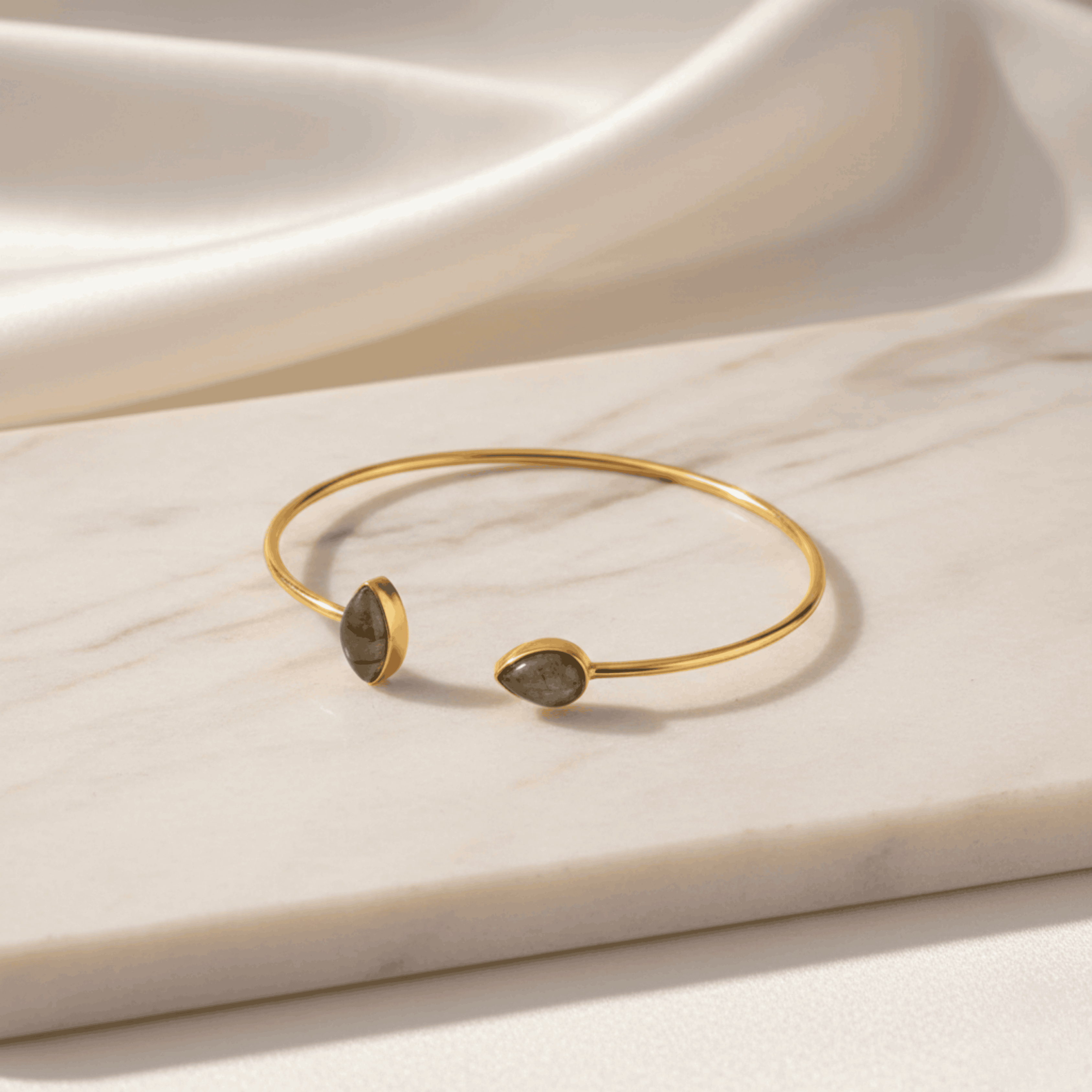 Chi-Chi Droplet Cuff Seebora