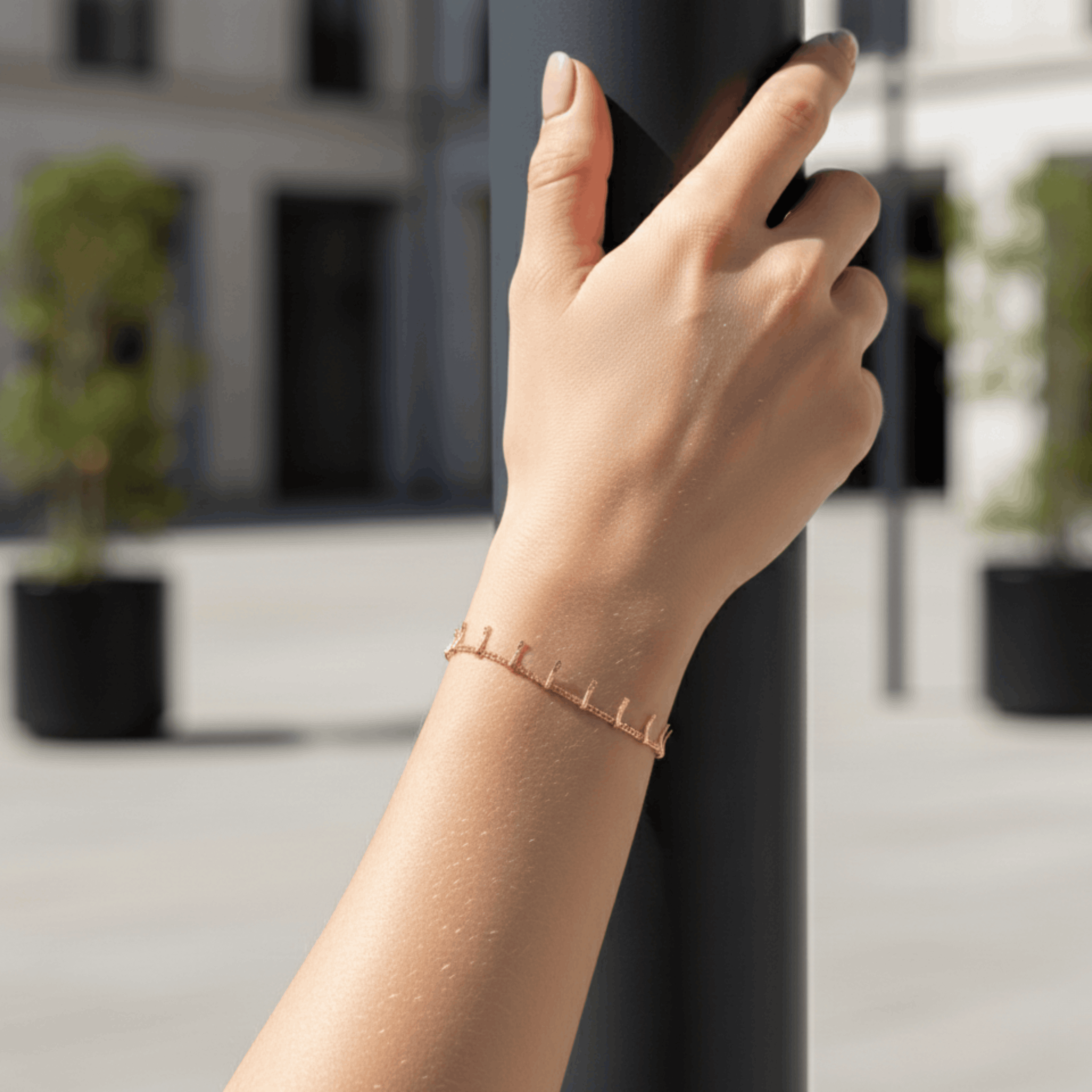 Sleek Charm Gold Bracelet – 24K Gold Plated Stainless Steel Seebora