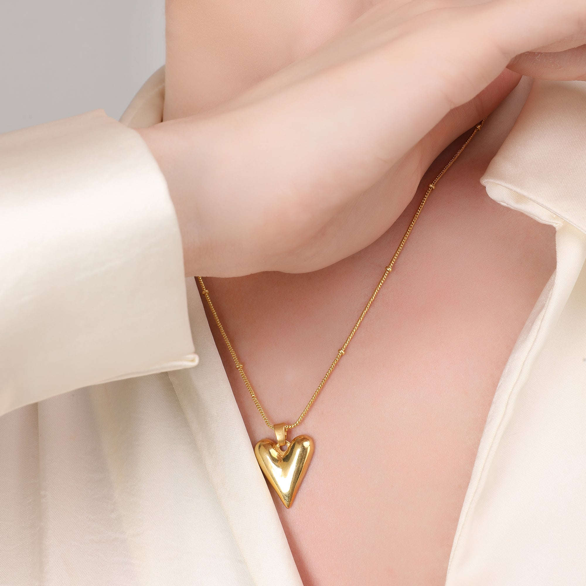The Adore Pendant Necklace Seebora