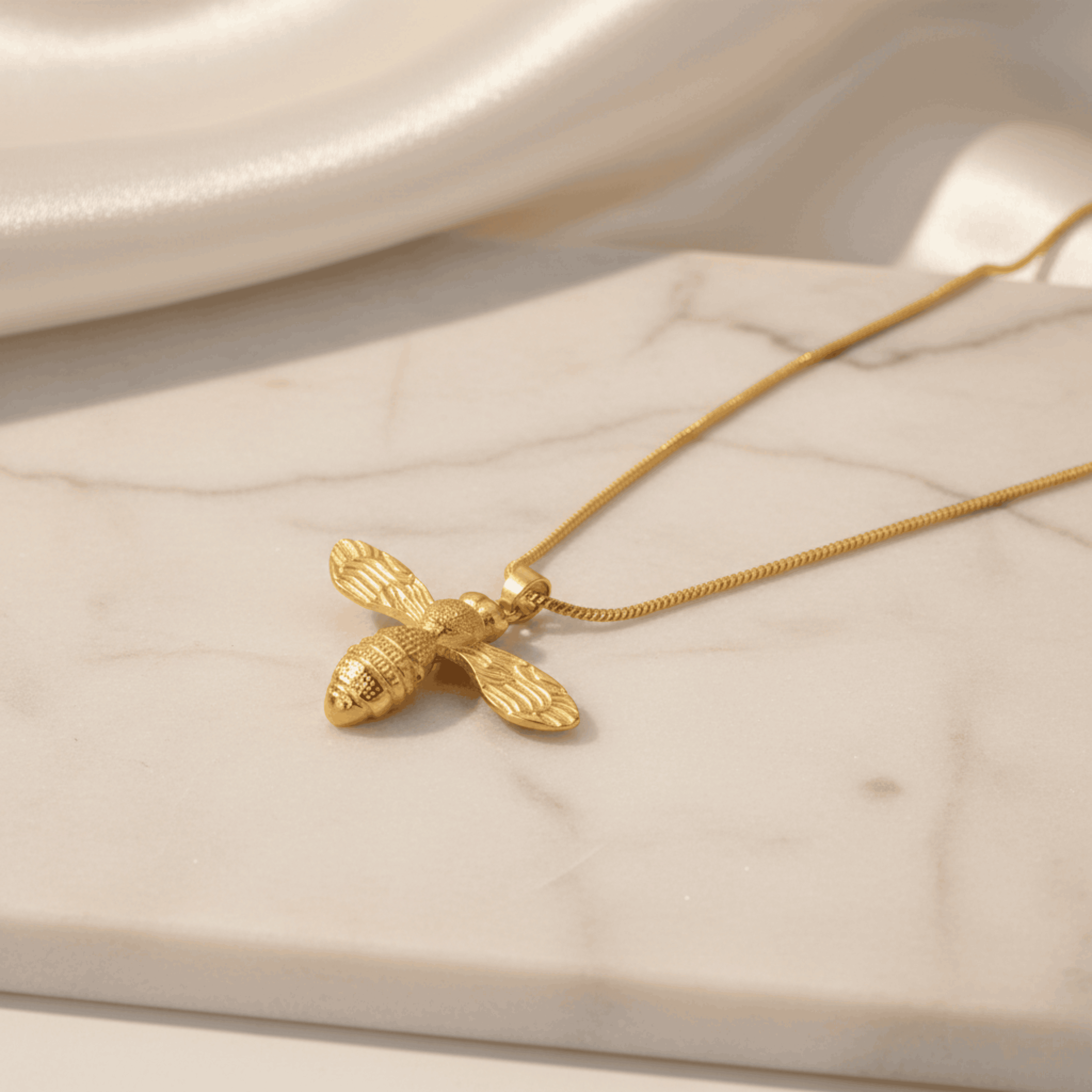 The Dragonfly Pendant Necklace Seebora